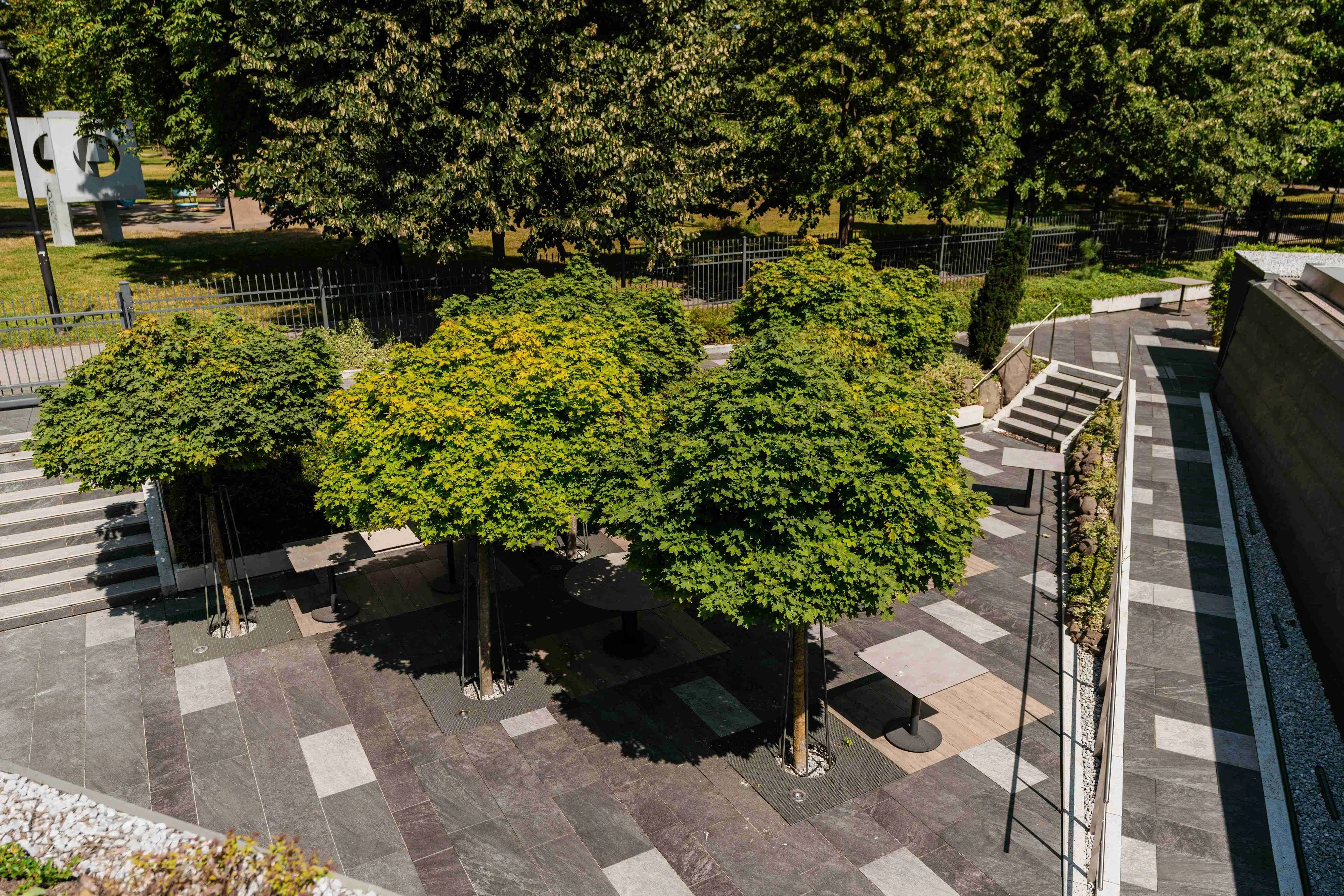 emoti-sharefood-tavern