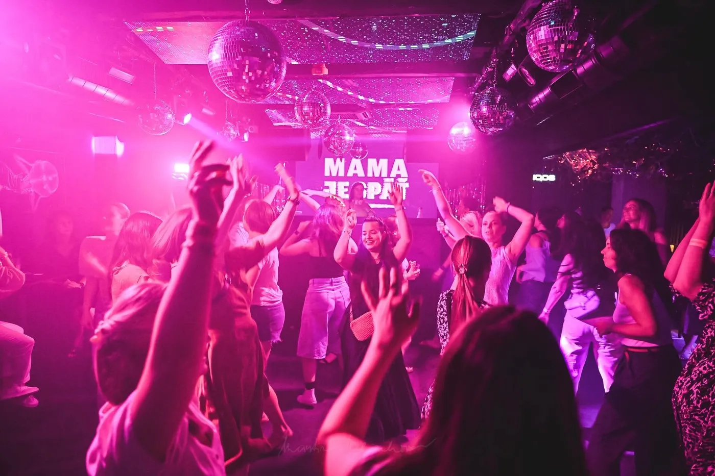 mama-je-spat-|-party-len-pre-zeny